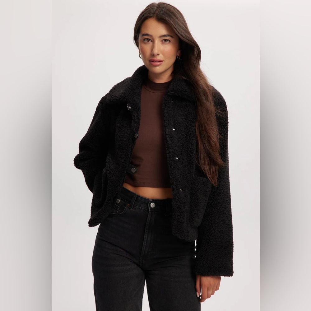 Noize Frieda Short Length Vegan Sherpa Coat in Black Size S NWT